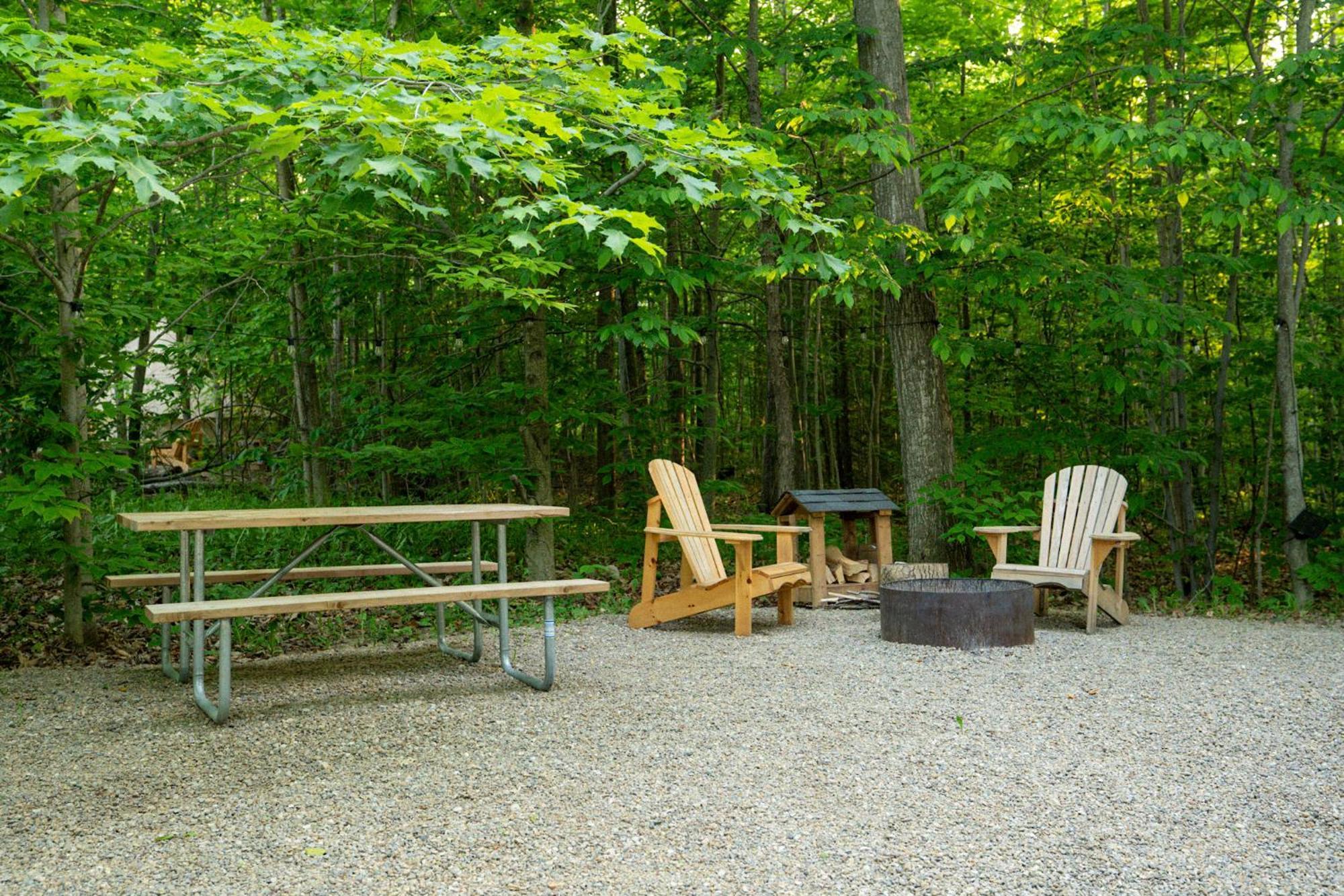Grotto Getaway Hotel Miller Lake Exterior foto